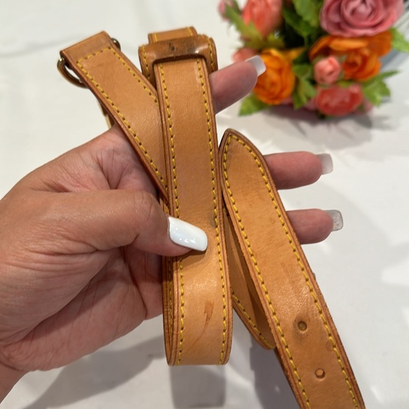 Authentic Louis Vuitton Keepal Bandolier strap with shoulder pad - Picture 2 of 9